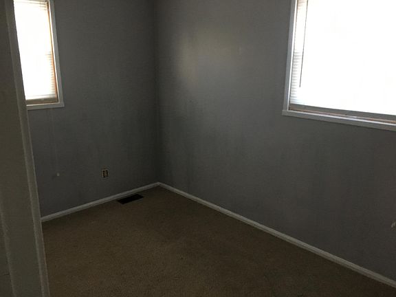 5th image of 167 Parkedge Ave