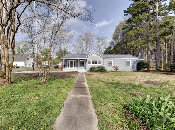 20 Hewitt St, Saluda, VA 23149