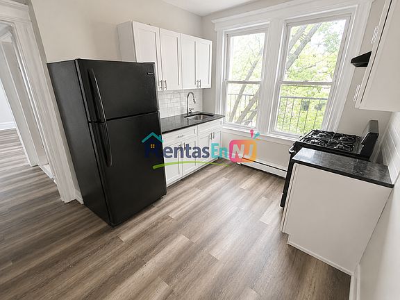 5th image of 175 Woodside Ave #7A