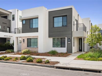 305 Novel, Irvine, CA, 92618