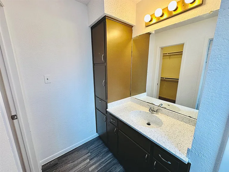 1002 Ridgemont St — Photo 21