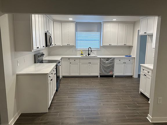 5th image of 7637 Village Trail Dr
