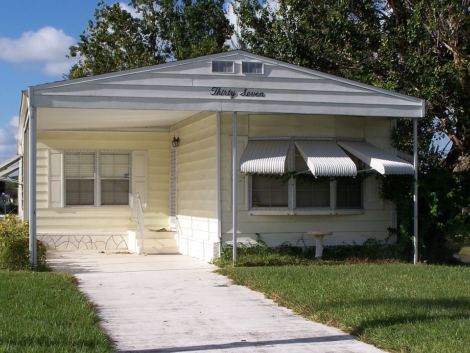 1st image of 37 Los Lagos Ln