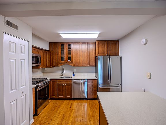 5th image of 755 Fairview Ave APT C