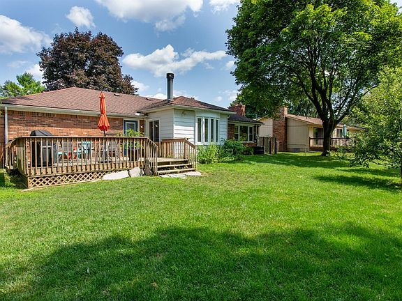 3rd image of 3864 Oak Dr
