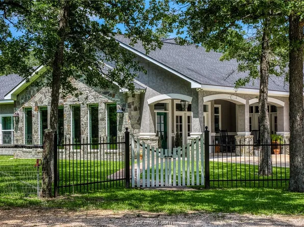 6195 Clay Ln, Brenham, TX 77833