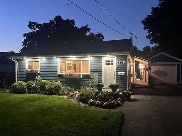 23035 117th Ave, Maple Ridge, BC V2X 2K3