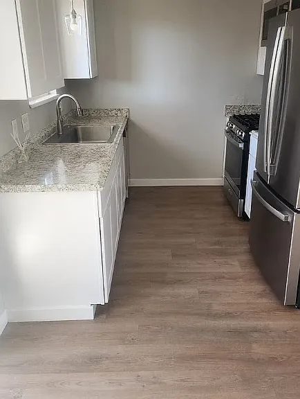 523 1/2 Gardner Way — Photo 5
