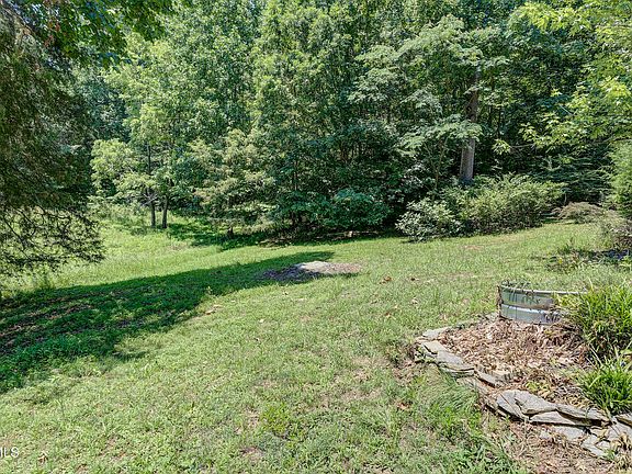 5th image of 137 Forester Ln