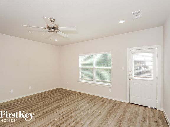 2nd image of 304 Niki Dr