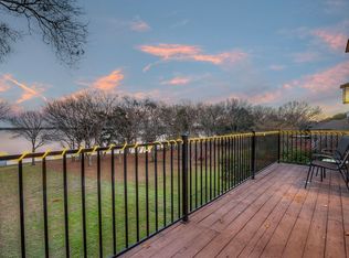 8402 Columbia Dr, Rowlett, TX 75089