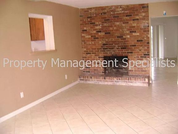 5th image of 2733 Hertha Ave