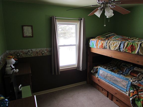 Bedroom 2 - Main Floor