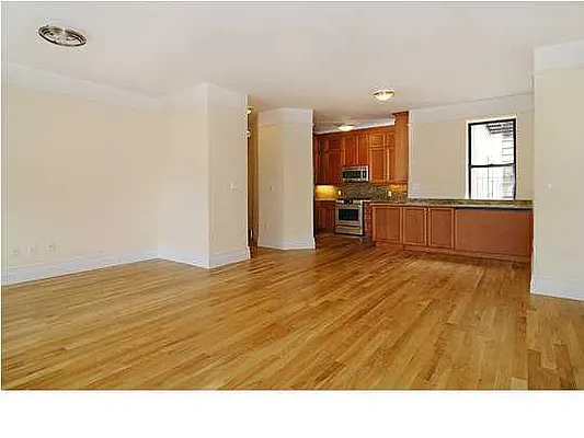 Rented by Domus Realty | media 13