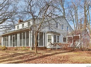 8 Pershing Ave, New Rochelle, NY 10801