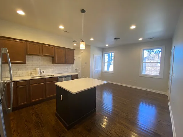 35th Street 1734 W - 2R — Photo 3