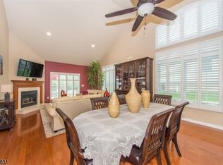 6 Bluffs Ct #6, Hamburg, NJ 07419