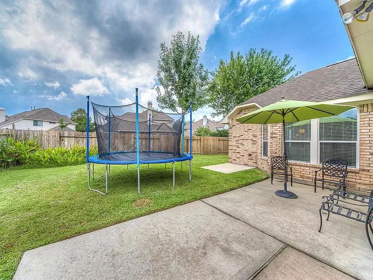 24023 Northshire Ln — Photo 27