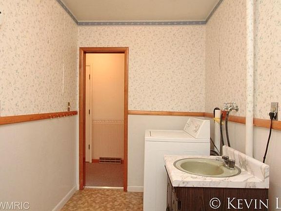 4th image of 7293 Alpine Ave NW