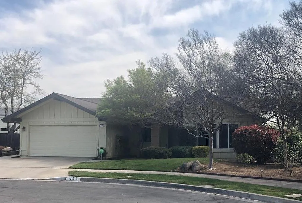 493 E Tenaya Way photo 1