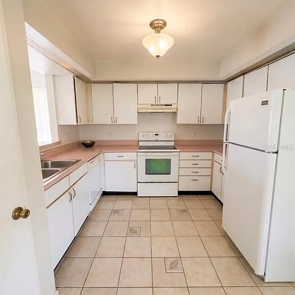 1015 Ocala Woods Ln — Photo 3