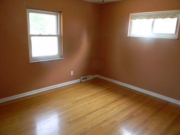 2nd image of 26200 Forestview Ave