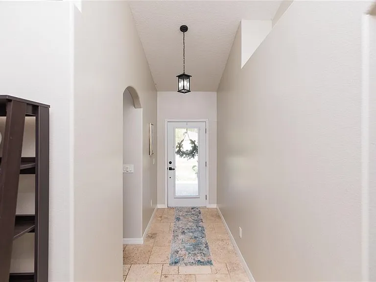 7 Lancaster Ln — Photo 18