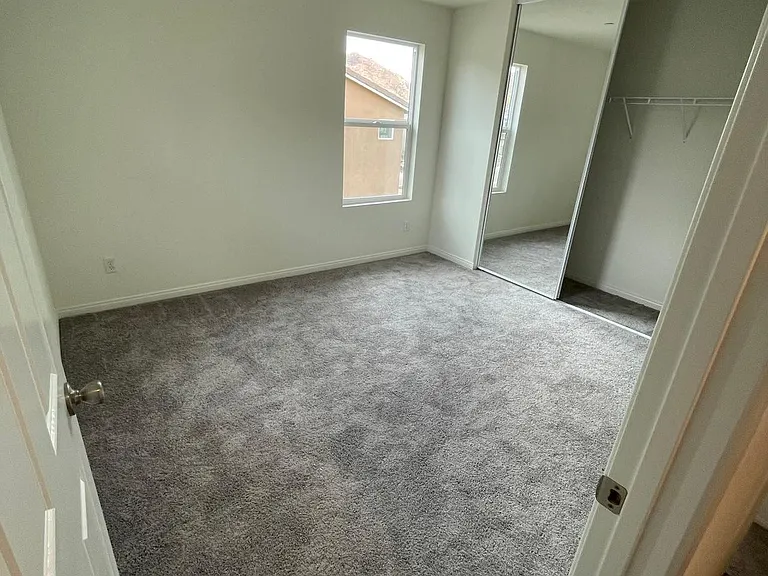 7709 Manor Dr — Photo 9