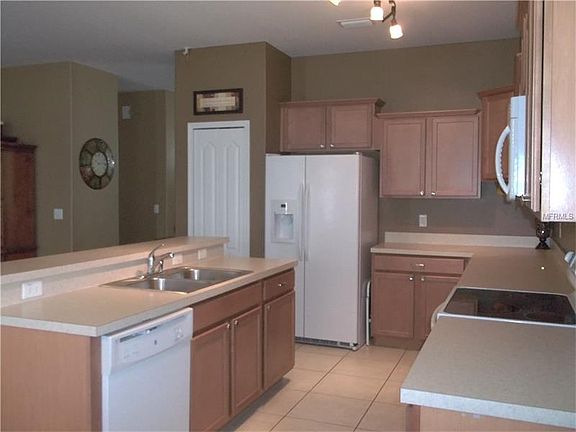 4th image of 4633 Harts Brook Ln
