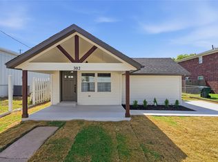 302 Weenonah Ave, Claremore, OK 74017