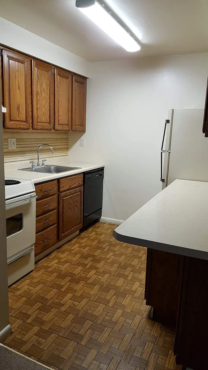 Building Photo - 56 N Starr Ave #203