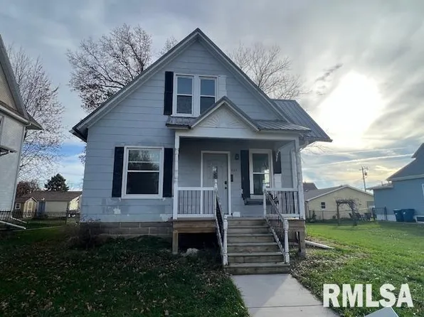 327 E Otis St, Walcott, IA 52773