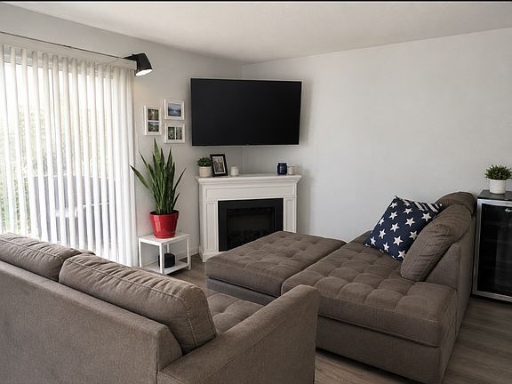 5th image of 121 Falconhead Dr W #D