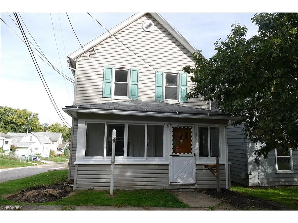 1045 Shannon Ave photo 1