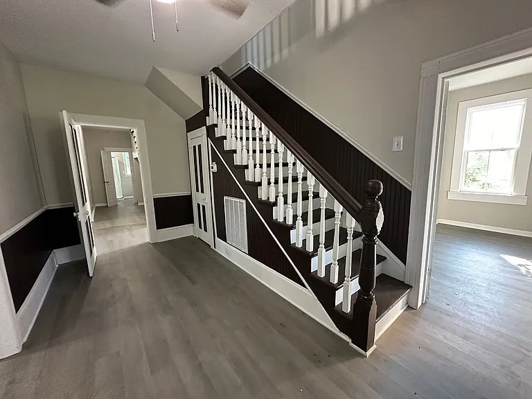 213 E Gale St — Photo 5