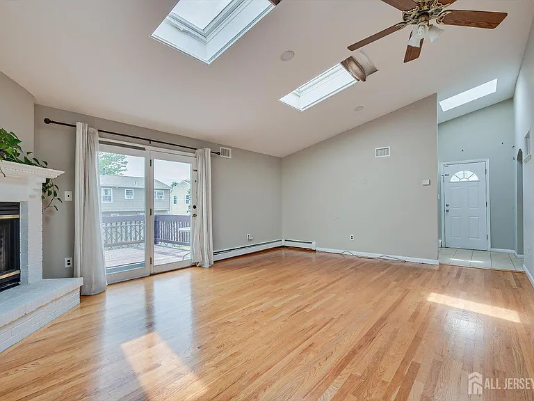 111 Sonora Ave — Photo 15