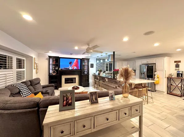 8071 Ebbtide Cir, Huntington Beach, CA 92646