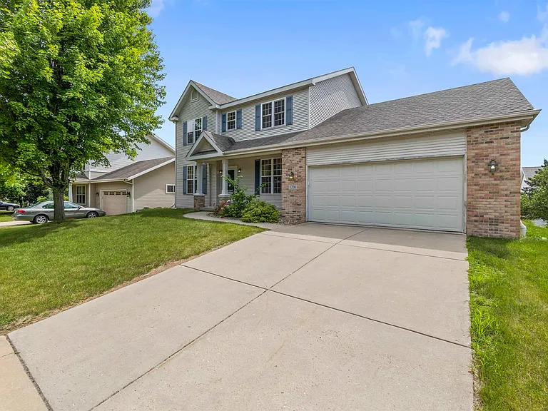 1206 Meadow Sweet Dr — Photo 4