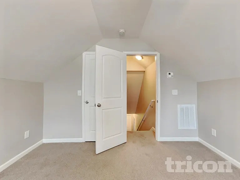 129 Ridgemoore Ct — Photo 18