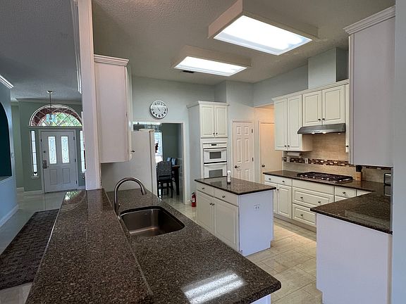 5th image of 2209 Stennett Dr