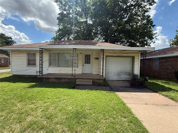 728 S 2nd St, Chickasha, OK 73018