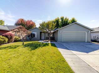 752 NE Nickernut Pl, Redmond, OR 97756