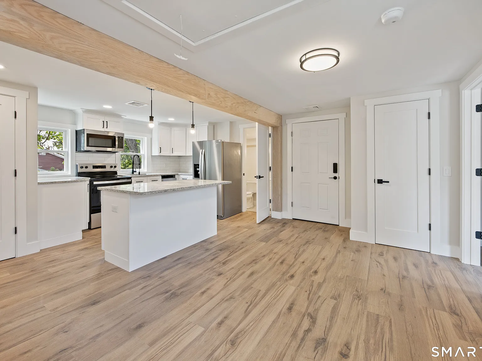2 bed, 1.0 bath, 710 sqft, $2,350 — Photo 2