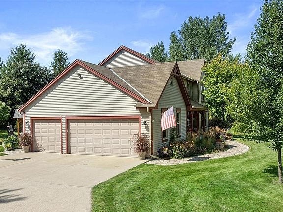 3rd image of 1669 Lake Shore ROAD