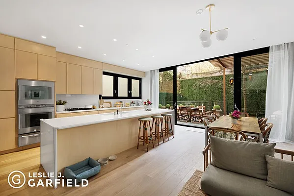 Sold by Leslie J. Garfield | media 2