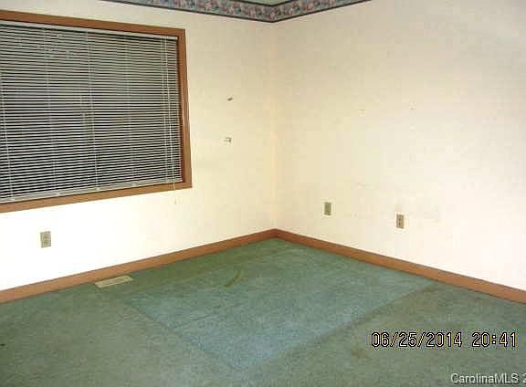 5th image of 2798 Woodridge Dr #A-1