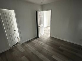 750 W 10th St, San Bernardino, CA