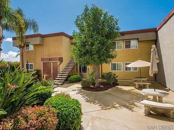 3rd image of 1631 Bayview Heights Dr Unit 3