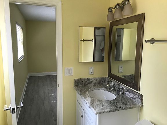 5th image of 649 Sherwood Dr