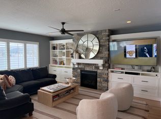 1023 W Salute Ln, Bluffdale, UT 84065